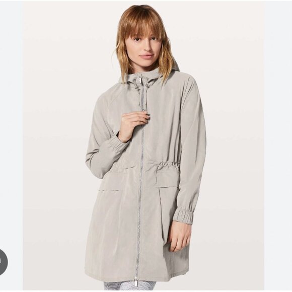 lululemon athletica Jackets & Blazers - lululemon athletica Light Gray Hooded Anorak Jacket